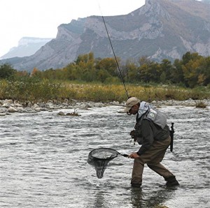 thibaut-guilpain-de-briancon-en-pleine-epreuve-de-peche-en-riviere