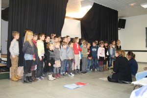 Les enfants de l'école de Lardier nous ont fait une belle interprétation des plus grands succès de  Nino Ferrer, sous la Direction de Caroline et Aurélie.